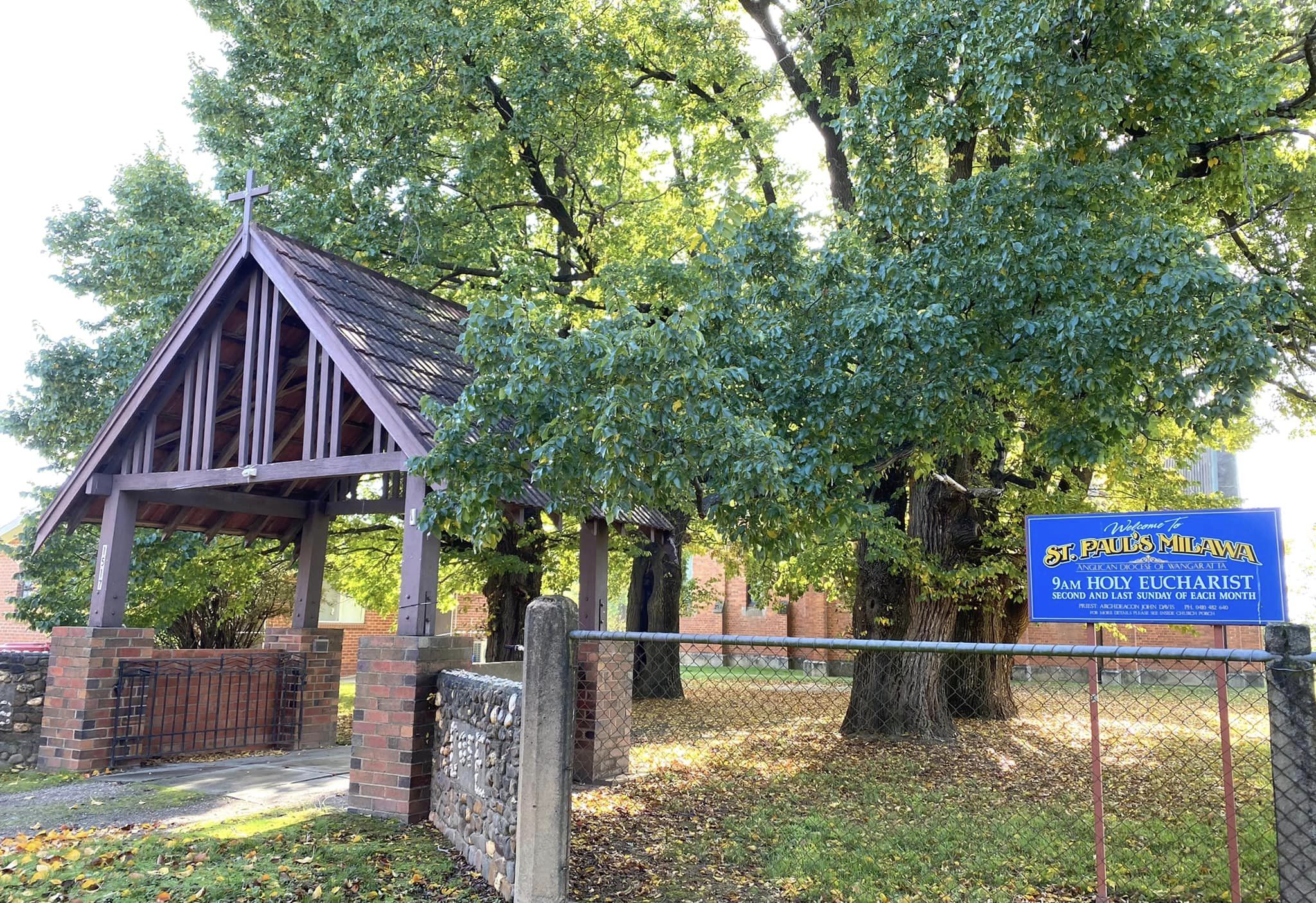 Bright m&ugrave;a thu