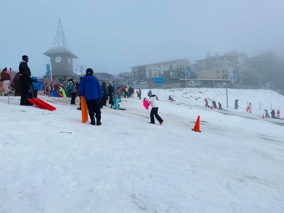 Thị trấn tuyết phủ ở Buller Mountain