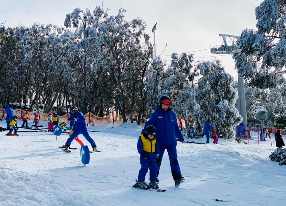 Thị trấn tuyết phủ ở Buller Mountain