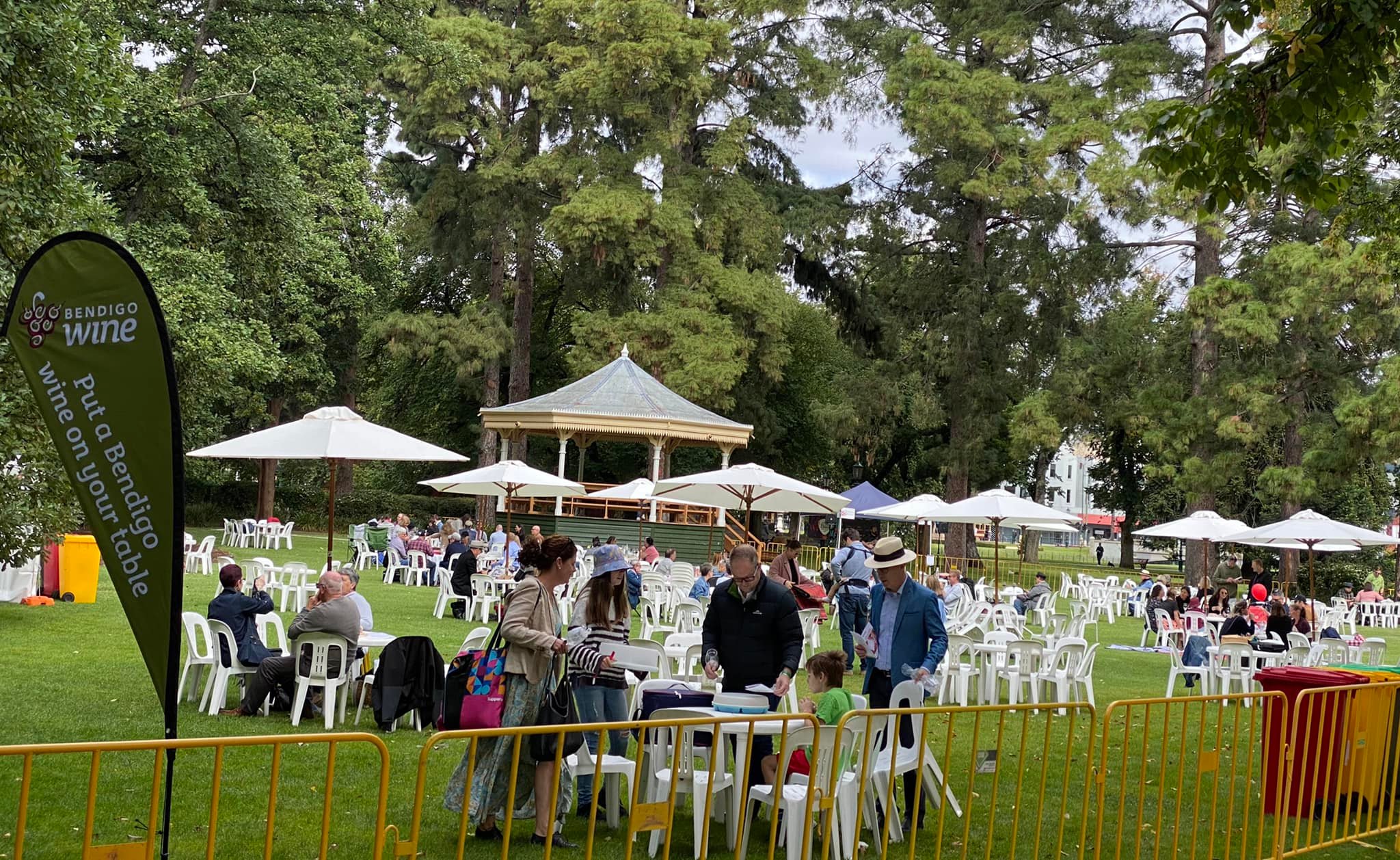 TP.Ballarat v&agrave; hồ thi&ecirc;n nga