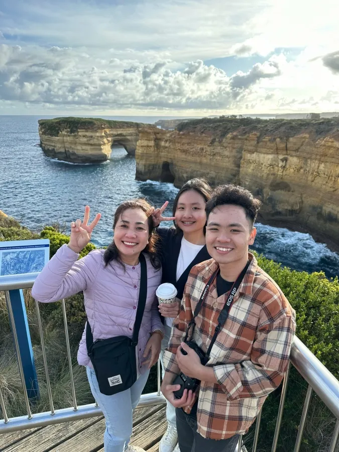 item image 453 album của tour Great Ocean Road  và 12 vị tông đồ