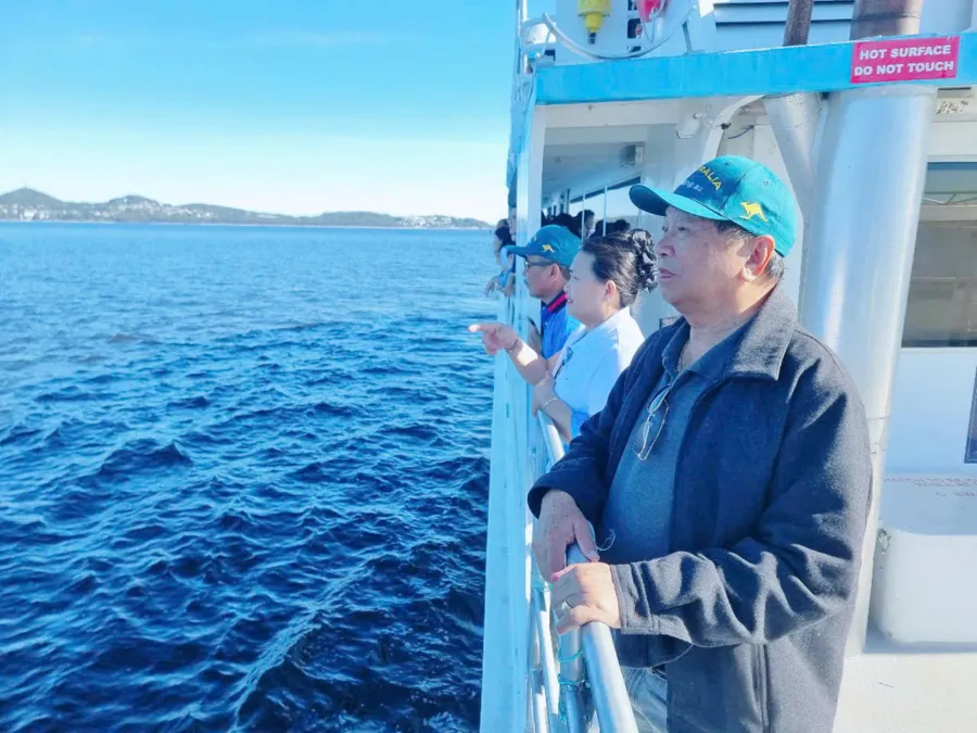 item image 708 album của tour Ngắm cá heo - Cưỡi Lạc đà - Nelson Bay